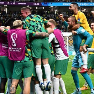 Australia eliminated Denmark and qualifies for the second time in its history to the round of 16 of the World Cup!